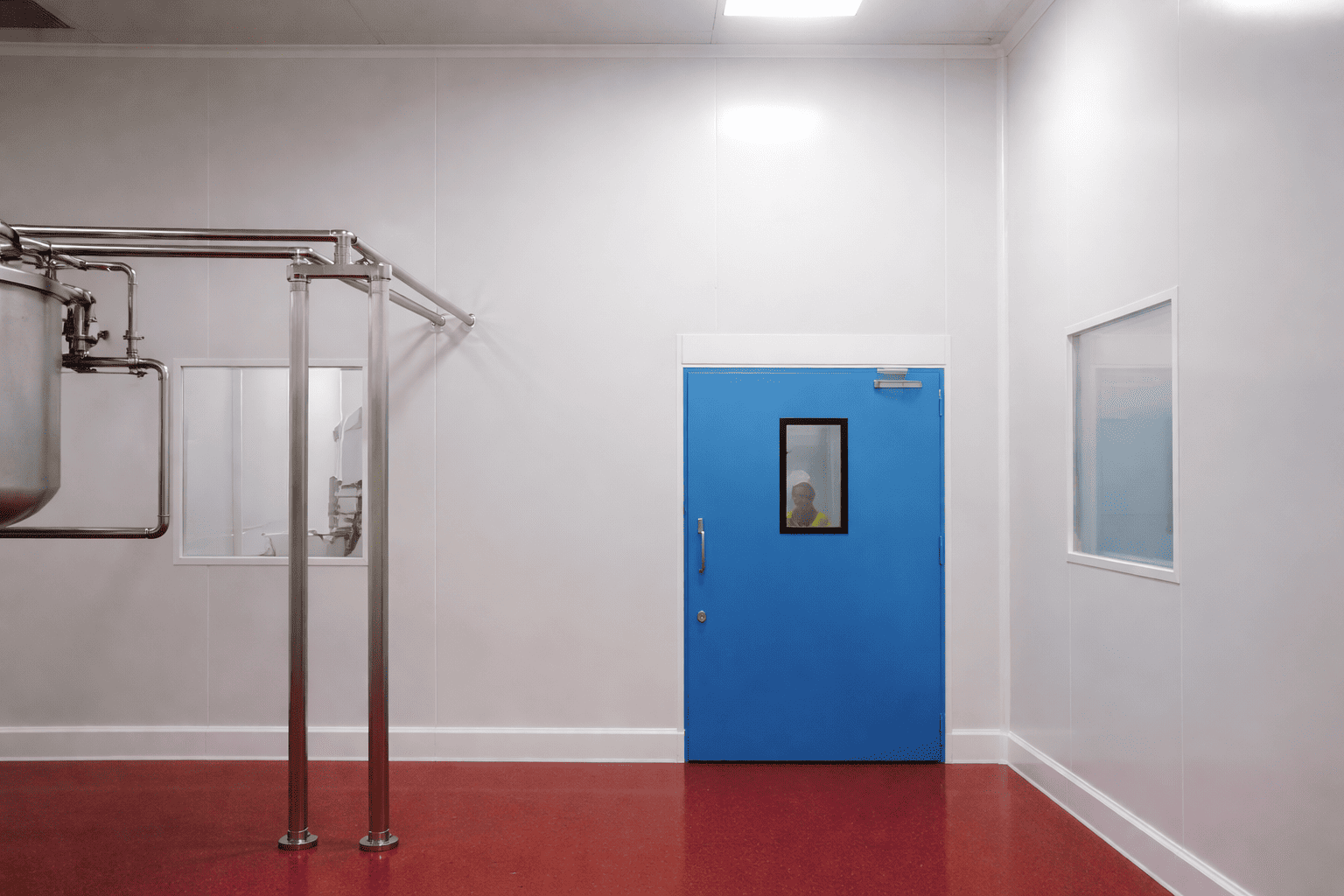 Applications of MAKS Engineering PUF Panel Clean Rooms Across Industries